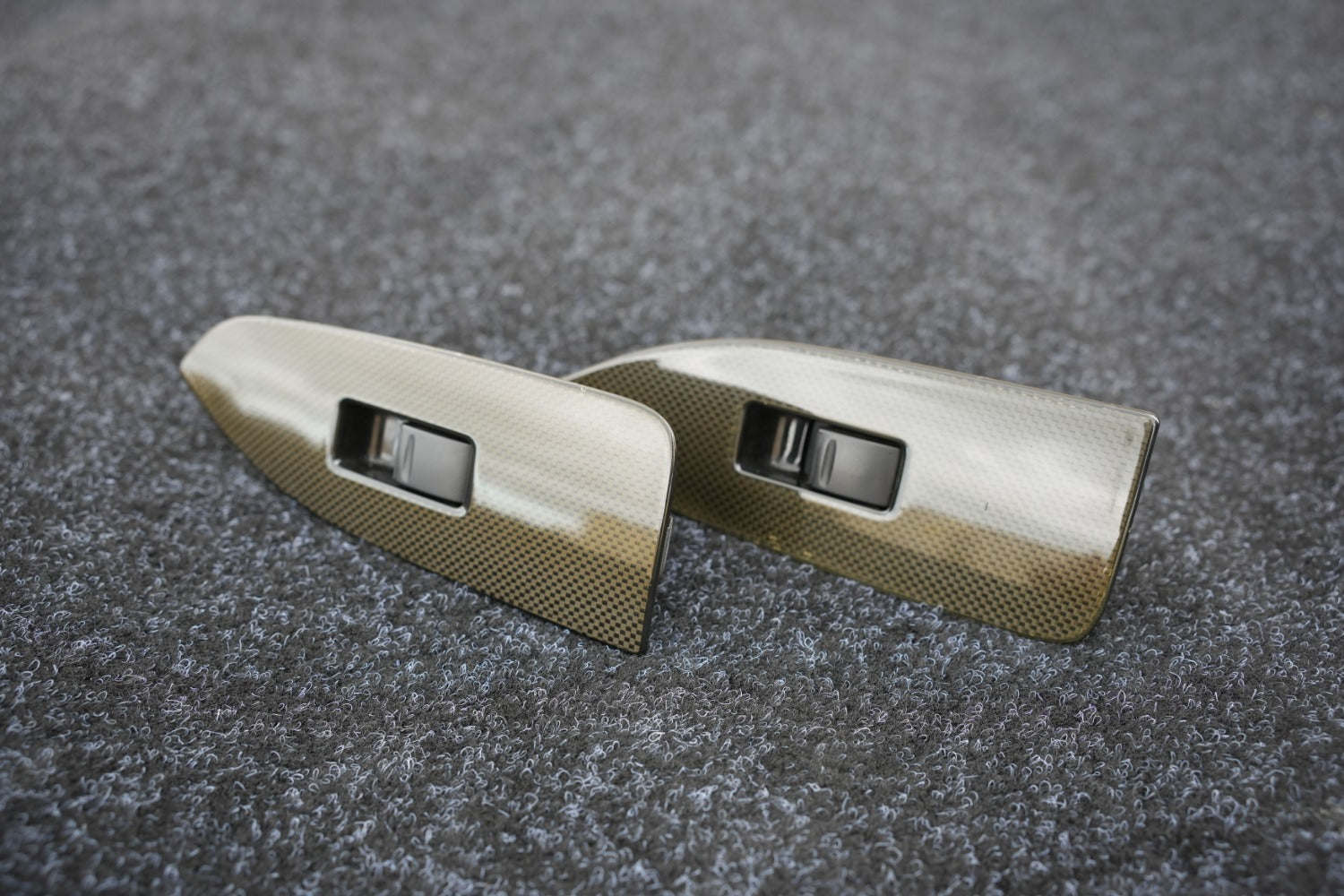 JZX100 Tourer V rear carbon window switches